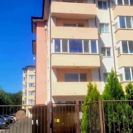 Apartment 3 Cam Grand Arena Bucharest