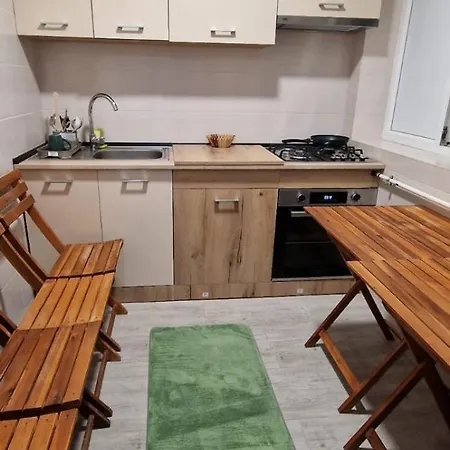 3 Cam Grand Arena * Bukareszt